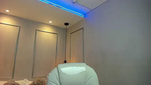 Snapshot of PerlaPreciosa chatting on 11.03.25 PerlaPreciosa online show from 11.03.25