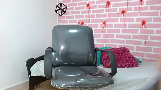 dani-lue online show from 02.20.25