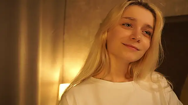 Snapshot of Hi_my_name_is chatting on 03.13.25 Hi my name is online show from 03.13.25