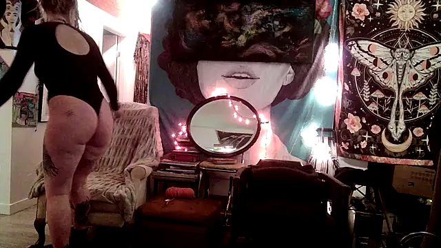 SilverandFox online show from 01.08.25