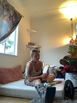 SilverandFox online show from 10.18.25