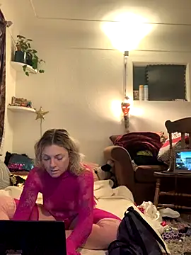 SilverandFox online show from 10.31.25