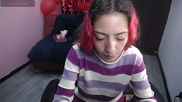 Snapshot of Scarllett_BDSM_ chatting on 02.21.25 Scarllett BDSM online show from 02.21.25