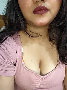 Snapshot of Riya_Stream01 chatting on 04.19.26 Riya Stream01 online show from 04.19.26