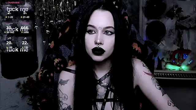 Snapshot of alexx_succubus chatting on 10.23.25 alexx succubus online show from 10.23.25