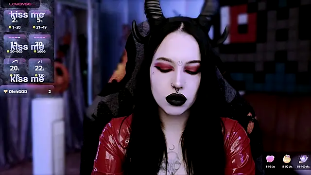 Snapshot of alexx_succubus chatting on 10.25.25 alexx succubus online show from 10.25.25