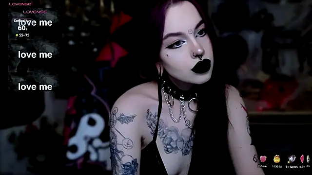 Snapshot of alexx_succubus chatting on 11.17.25 alexx succubus online show from 11.17.25