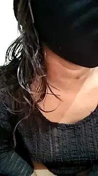 Looliya02 online show from 01.24.25