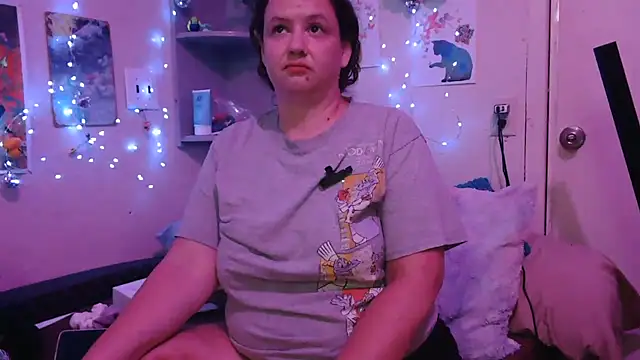 Snapshot of JustJen4Now chatting on 09.30.25 JustJen4Now online show from 09.30.25