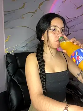 Rosita forever  online show from 10.16.25