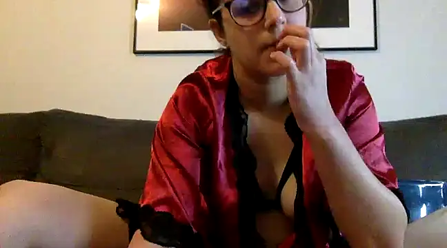 LolaGuess online show from 02.04.25