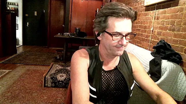 Snapshot of Johnny_Bottoms chatting on 11.14.25 Johnny Bottoms online show from 11.14.25