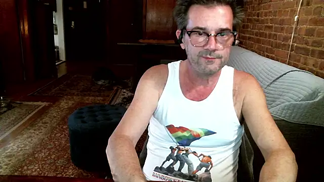 Snapshot of Johnny_Bottoms chatting on 03.18.26 Johnny Bottoms online show from 03.18.26