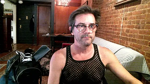Snapshot of Johnny_Bottoms chatting on 04.10.26 Johnny Bottoms online show from 04.10.26