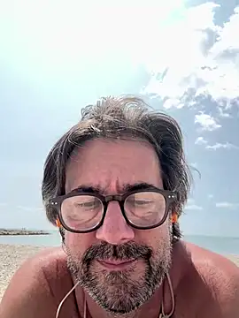 Snapshot of Johnny_Bottoms chatting on 07.19.26 Johnny Bottoms online show from 07.19.26