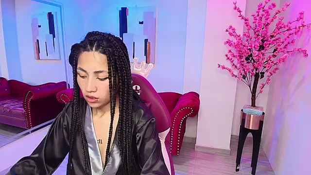 Leia queens online show from 01.17.25