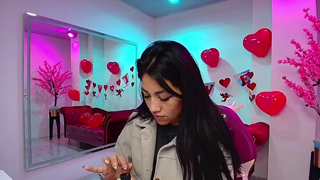Leia queens online show from 02.15.25