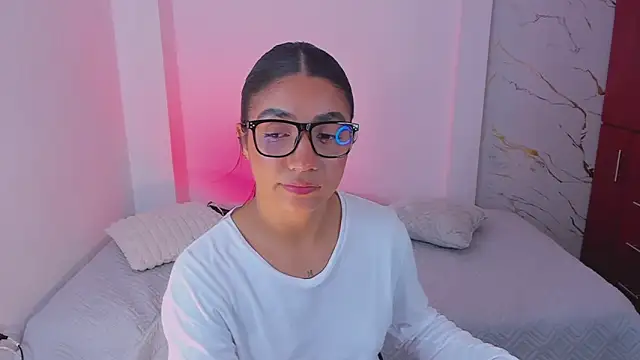 martina roldam online show from 03.16.26