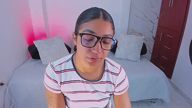 martina roldam online show from 04.04.26