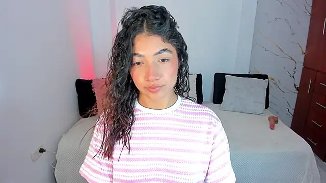 Snapshot of martina_roldam chatting on 05.28.26 martina roldam online show from 05.28.26