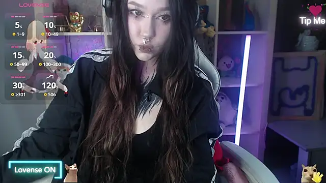 Snapshot of chloe_crystall_killer chatting on 06.14.26 chloe crystall killer online show from 06.14.26