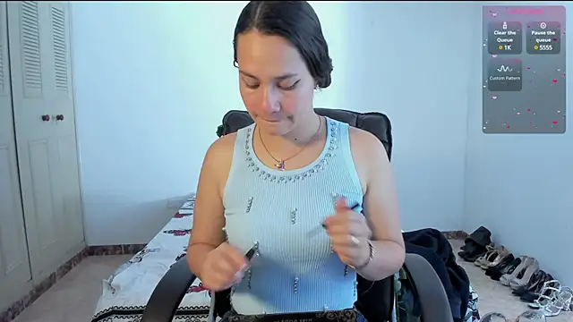 Snapshot of emmaTorres1 chatting on 03.19.25 emmaTorres1 online show from 03.19.25