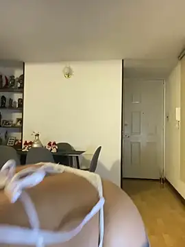 Snapshot of lauuraww chatting on 01.04.25 lauuraww online show from 01.04.25