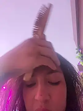 Snapshot of lauuraww chatting on 01.18.25 lauuraww online show from 01.18.25