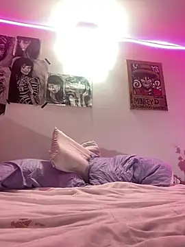 Snapshot of lauuraww chatting on 01.26.25 lauuraww online show from 01.26.25