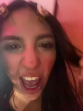 Snapshot of lauuraww chatting on 02.24.25 lauuraww online show from 02.24.25