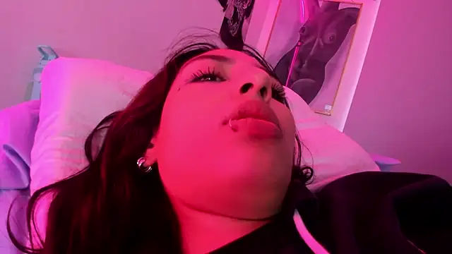 Snapshot of lauuraww chatting on 03.09.25 lauuraww online show from 03.09.25