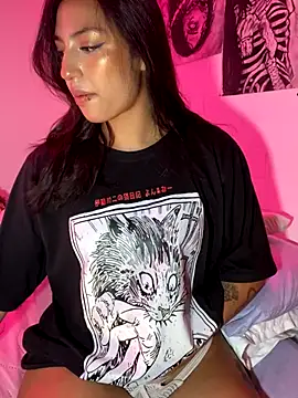 Snapshot of lauuraww chatting on 09.24.25 lauuraww online show from 09.24.25