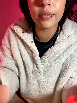 Snapshot of lauuraww chatting on 10.14.25 lauuraww online show from 10.14.25