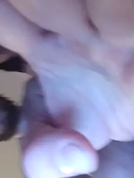 Snapshot of toam chatting on 12.20.24 toam online show from 12.20.24