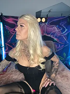 Snapshot of Tata-Ink chatting on 10.15.25 Tata-Ink online show from 10.15.25