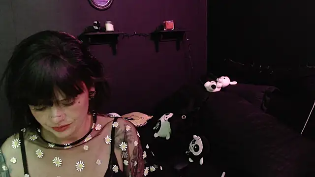 Snapshot of rousstattoo chatting on 10.15.25 rousstattoo online show from 10.15.25