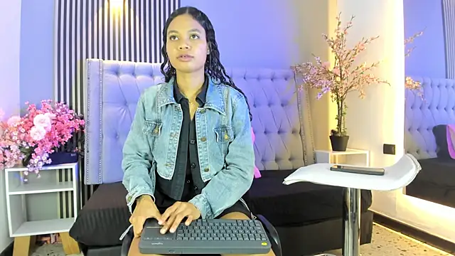 GysellHanson online show from 11.25.25