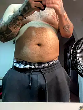 Snapshot of El_Titan1998 chatting on 10.11.25 El Titan1998 online show from 10.11.25