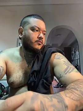 Snapshot of El_Titan1998 chatting on 10.12.25 El Titan1998 online show from 10.12.25