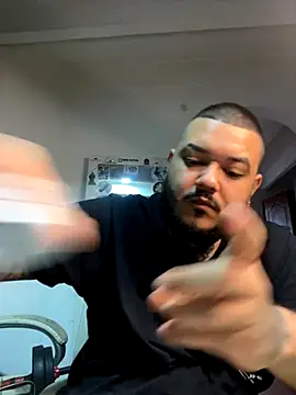 Snapshot of El_Titan1998 chatting on 10.15.25 El Titan1998 online show from 10.15.25