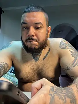 Snapshot of El_Titan1998 chatting on 10.19.25 El Titan1998 online show from 10.19.25