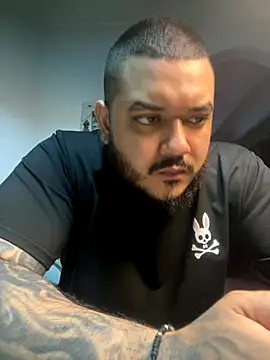 Snapshot of El_Titan1998 chatting on 11.02.25 El Titan1998 online show from 11.02.25