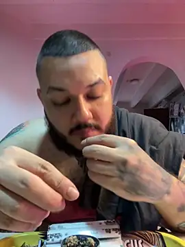 Snapshot of El_Titan1998 chatting on 11.05.25 El Titan1998 online show from 11.05.25