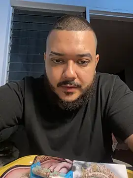 Snapshot of El_Titan1998 chatting on 11.13.25 El Titan1998 online show from 11.13.25