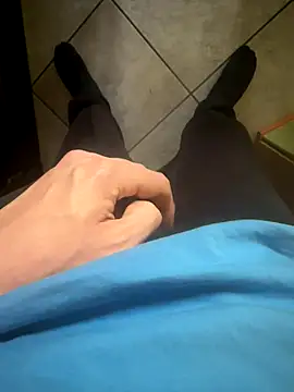 Snapshot of Dvddd chatting on 11.05.25 Dvddd online show from 11.05.25