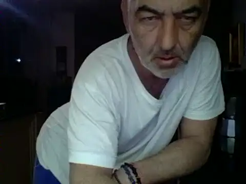Snapshot of kevincumporn chatting on 03.14.25 kevincumporn online show from 03.14.25