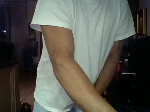Snapshot of kevincumporn chatting on 09.19.25 kevincumporn online show from 09.19.25