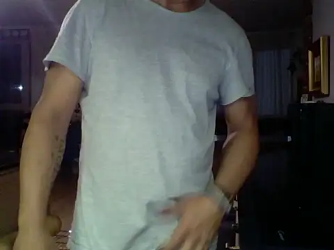 Snapshot of kevincumporn chatting on 11.04.25 kevincumporn online show from 11.04.25