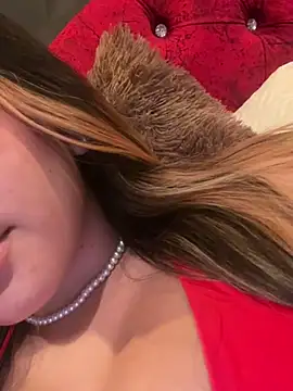 Snapshot of Mariapaula chatting on 02.23.25 Mariapaula online show from 02.23.25