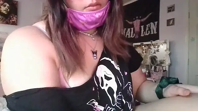 pink-hazee online show from 02.24.25